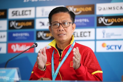 HLV Hoàng Anh Tuấn: 'Việt Nam không ngán Indonesia'