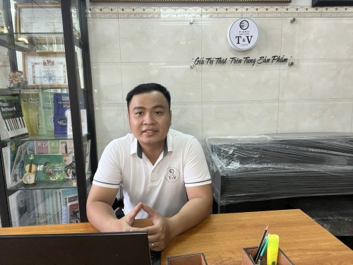 Trần Quang Vũ: Từ Giảng Viên đại học đến Ông Vua Guitar Custom Quốc Tế