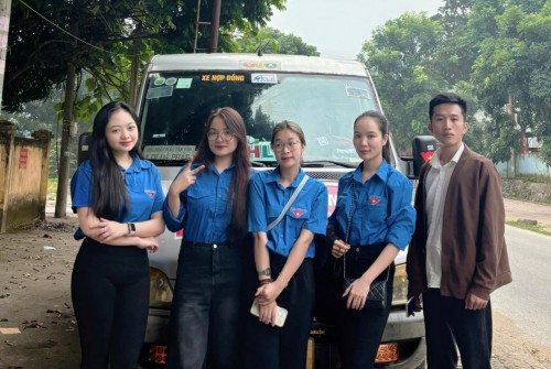 Chiến dịch "Trang sách cho em" Mang tri thức đến học sinh Bản Vược, Lào Cai