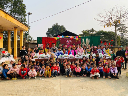 CLB Thiện nguyện Tuổi trẻ với Buddha tổ chức chương trình “Tết Về Bản” 2025 tại thôn Khuổi Phạt, xã Vĩnh Hào, huyện Bắc Quang, tỉnh Hà Giang